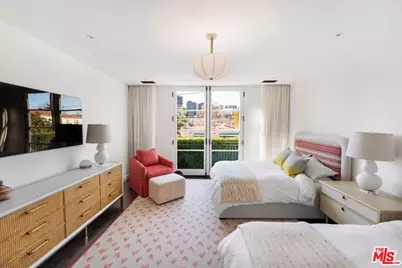 329 S Roxbury Dr, Beverly Hills, CA 90212 - Photo 37