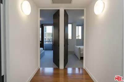 10660 Wilshire Blvd #1207, Los Angeles, CA 90024 - Photo 17