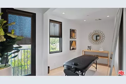 455 Castle Pl, Beverly Hills, CA 90210 - Photo 25