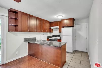 229 E 75th St, Los Angeles, CA 90003 - Photo 13