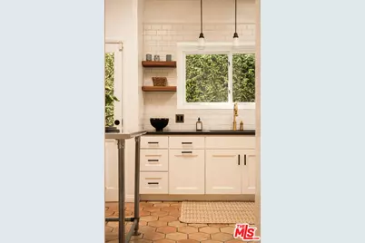 1738 S Ogden Dr, Los Angeles, CA 90019 - Photo 17