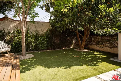 1738 S Ogden Dr, Los Angeles, CA 90019 - Photo 51