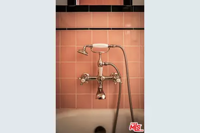 1738 S Ogden Dr, Los Angeles, CA 90019 - Photo 35