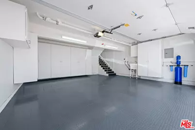 17169 Palisades Cir, Pacific Palisades, CA 90272 - Photo 45