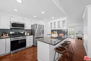 17169 Palisades Cir, Pacific Palisades, CA 90272 - Photo 11