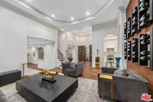 433 N Doheny Dr, Beverly Hills, CA 90210 - Photo 9