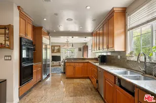 2201 Hillsboro Ave, Los Angeles, CA 90034 - Photo 17