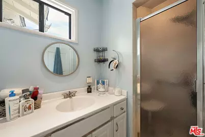 2201 Hillsboro Ave, Los Angeles, CA 90034 - Photo 21