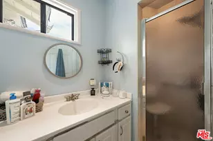 2201 Hillsboro Ave, Los Angeles, CA 90034 - Photo 21