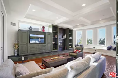 10940 Terryview Dr, Studio City, CA 91604 - Photo 23