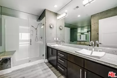 10878 Bloomfield St #406, Toluca Lake, CA 91602 - Photo 9