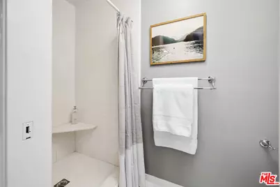 11687 Bellagio Rd #3, Los Angeles, CA 90049 - Photo 21