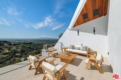 3699 Alta Mesa Dr, Studio City, CA 91604 - Photo 7