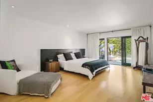 10123 Angelo View Dr, Beverly Hills, CA 90210 - Photo 17