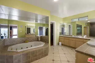 5045 Calatrana Dr, Woodland Hills, CA 91364 - Photo 27