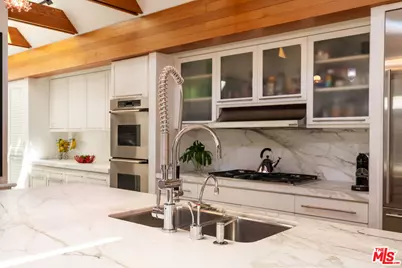 133 Ocean Park Blvd, Santa Monica, CA 90405 - Photo 13