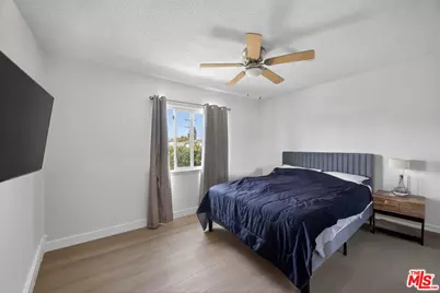 2510 Carnegie Ln, Redondo Beach, CA 90278 - Photo 9