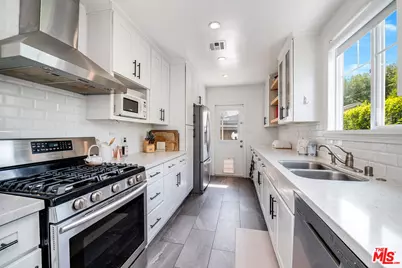 14716 Killion St, Sherman Oaks, CA 91411 - Photo 7