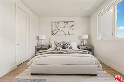 3220 S Barrington Ave, Los Angeles, CA 90066 - Photo 9