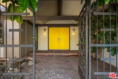 5305 E Lakeside Dr, Palm Springs, CA 92264 - Photo 5