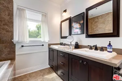 829 S Mullen Ave, Los Angeles, CA 90005 - Photo 15