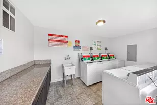 7320 Lennox Ave, Van Nuys, CA 91405 - Photo 15