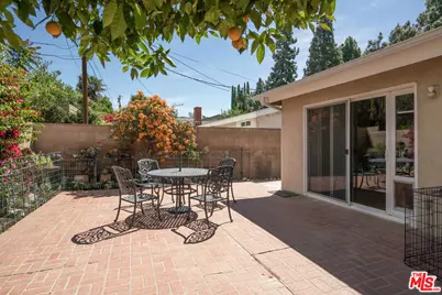 18631 Superior St, Northridge, CA 91324 - Photo 25