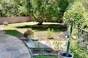 503 N Greencraig Rd, Los Angeles, CA 90049 - Photo 31