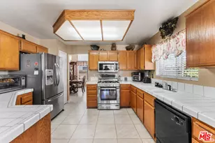 729 Whitlatch Dr, Lancaster, CA 93535 - Photo 11