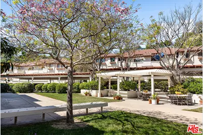 501 Palisades Dr #106, Pacific Palisades, CA 90272 - Photo 1
