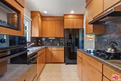 10531 Oaklawn Rd, Los Angeles, CA 90064 - Photo 29