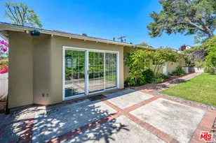260 N Bundy Dr, Los Angeles, CA 90049 - Photo 13
