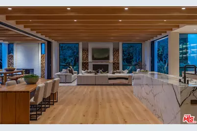 1307 N Doheny Dr, Los Angeles, CA 90069 - Photo 29