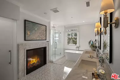 401 Ocean Ave #2, Santa Monica, CA 90402 - Photo 13