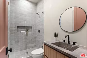 11746 La Maida St, Valley Village, CA 91607 - Photo 33