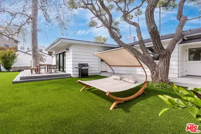 527 S Bentley Ave, Los Angeles, CA 90049 - Photo 35