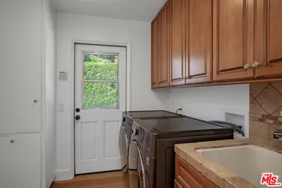 9141 Leander Pl, Beverly Hills, CA 90210 - Photo 19