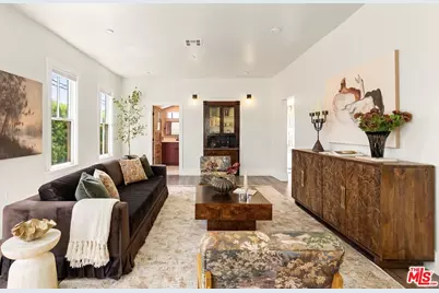 326 W 10th St, Long Beach, CA 90813 - Photo 3