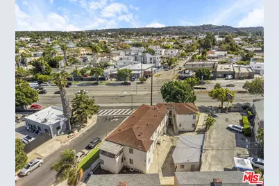 1655 Carmona Ave, Los Angeles, CA 90019 - Photo 15