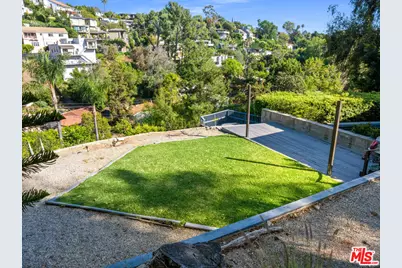 2775 Rinconia Dr, Los Angeles, CA 90068 - Photo 23