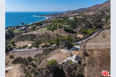22105 Carbon Mesa Rd, Malibu, CA 90265 - Photo 5