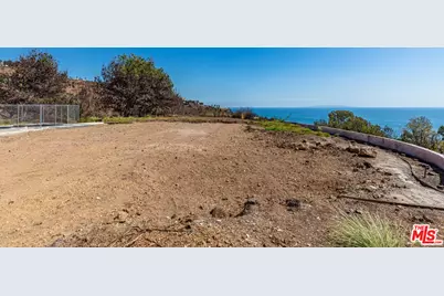 22105 Carbon Mesa Rd, Malibu, CA 90265 - Photo 11