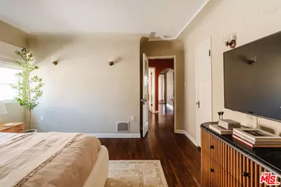 3975 Sutro Ave, Los Angeles, CA 90008 - Photo 57