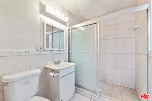 711 N Priscilla Ln, Burbank, CA 91505 - Photo 17