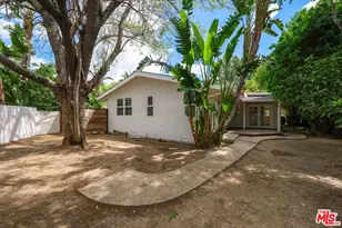 22750 Clarendon St, Woodland Hills, CA 91367 - Photo 35