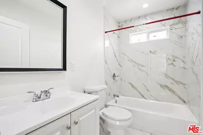 227 W 41st St, Los Angeles, CA 90037 - Photo 31