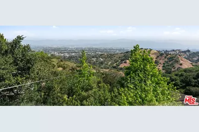 13335 Mulholland Dr, Beverly Hills, CA 90210 - Photo 17