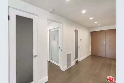 723 Westmount Dr #206, West Hollywood, CA 90069 - Photo 9