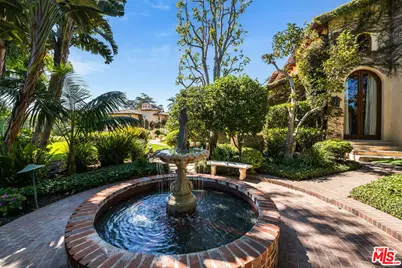 1550 Amalfi Dr, Pacific Palisades, CA 90272 - Photo 31