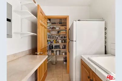 22780 Macfarlane Dr, Woodland Hills, CA 91364 - Photo 13